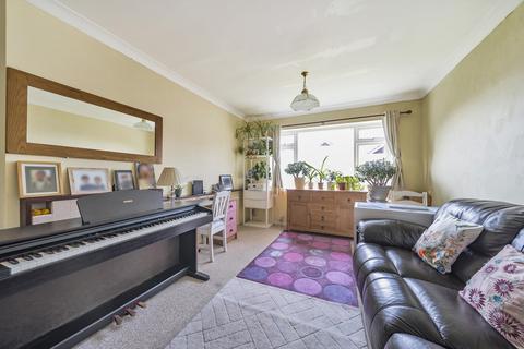 6 Manor Lodge, Guildford, GU2 9NH