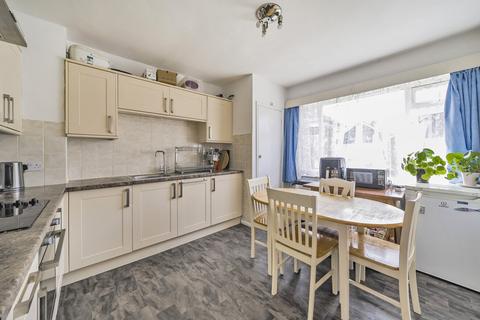 6 Manor Lodge, Guildford, GU2 9NH