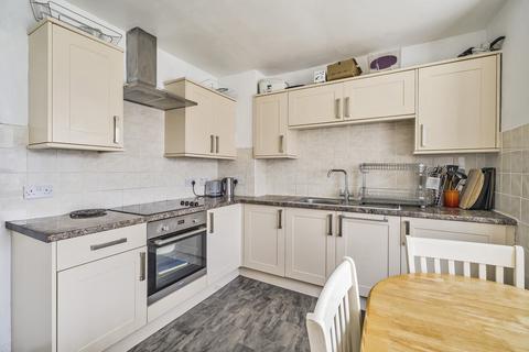 6 Manor Lodge, Guildford, GU2 9NH