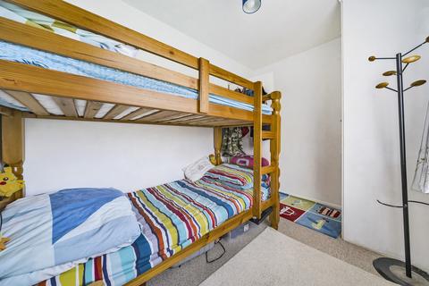 6 Manor Lodge, Guildford, GU2 9NH