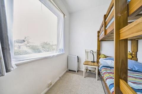 6 Manor Lodge, Guildford, GU2 9NH