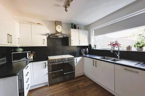 4 bedroom semi-detached house for sale, Bedford Avenue, Rainham