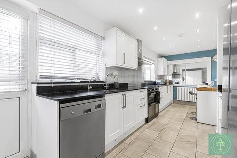 4 bedroom detached house for sale, The Bourne, London, N14