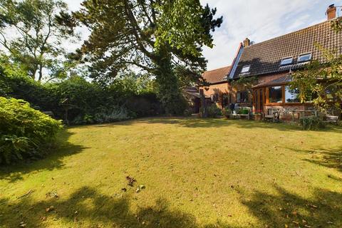 4 bedroom detached house for sale, Vicarage Road, Paston, North Walsham