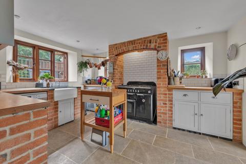 5 bedroom detached house for sale, New Yatt Road, North Leigh, OX29