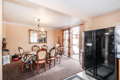 147 New Road, London, E4 9EZ