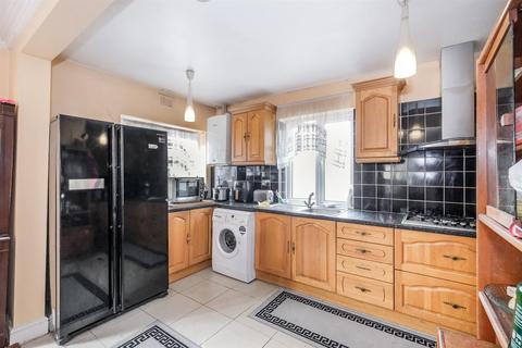 147 New Road, London, E4 9EZ