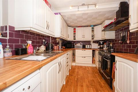 5 bedroom detached house for sale, Pine Avenue, Hastings