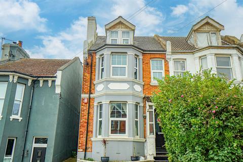 Edwin Road, Hastings