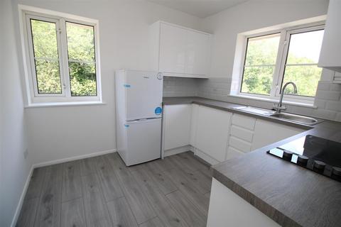 1 bedroom apartment to rent, Fenchurch Road, Maidenbower, Crawley, West Sussex. RH10 7XA