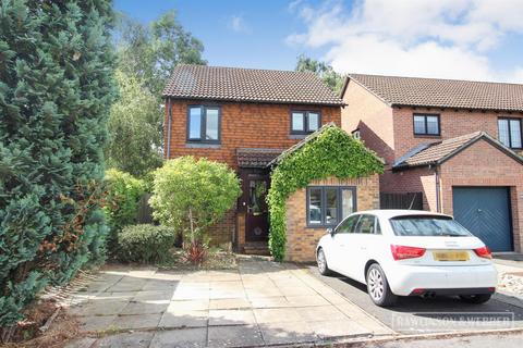 4 bedroom detached house for sale, Kings Chase, East Molesey KT8