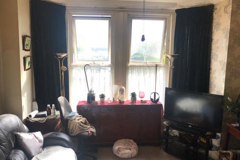 2 bedroom flat for sale, 40-40A Finchley Road, Essex, SS0 8AF