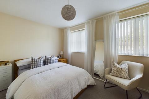 1 bedroom flat for sale, Gordon Close, Haywards Heath, RH16