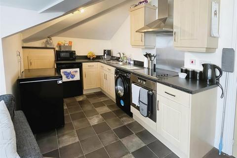 2 bedroom apartment to rent, Fern Court, Woodlaithes Village S66