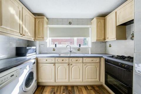 2 bedroom apartment to rent, Louise Court, Birmingham B27