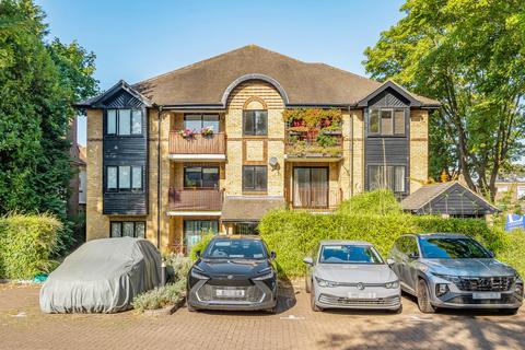 5, Kempston House The Downsway, Sutton, SM2 5RE
