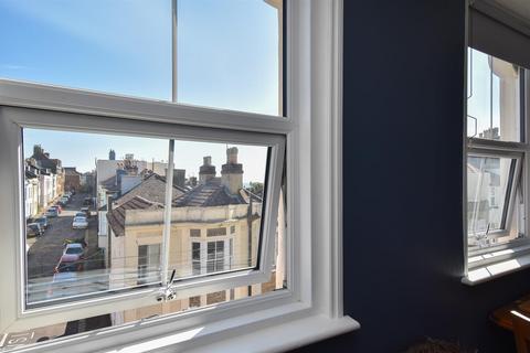 1 bedroom flat for sale, Gensing Road, St. Leonards-On-Sea