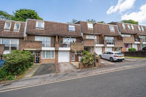 Heights Close, West Wimbledon, SW20