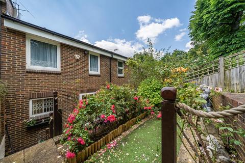 3 bedroom house for sale, Heights Close, West Wimbledon, SW20