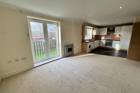 2 bedroom apartment for sale, Huddersfield Road, Mirfield WF14