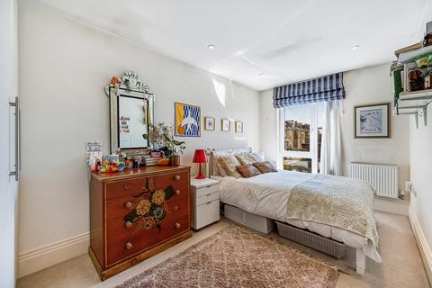 1, Aspen Villas, 1a Gayford Road, London, W12 9BY