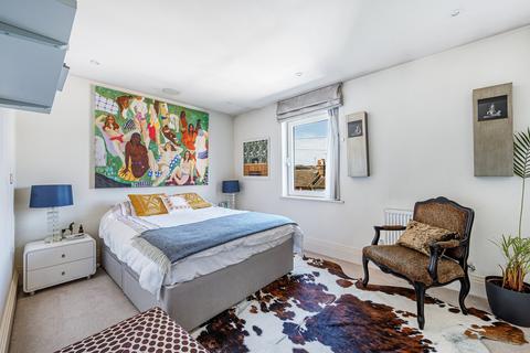 1, Aspen Villas, 1a Gayford Road, London, W12 9BY