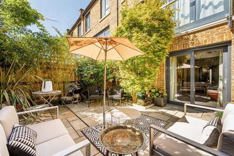 1, Aspen Villas, 1a Gayford Road, London, W12 9BY
