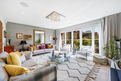 1, Aspen Villas, 1a Gayford Road, London, W12 9BY