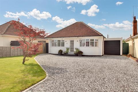 3 bedroom bungalow for sale, Cissbury Road, Worthing BN12