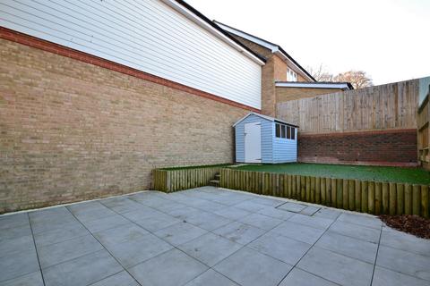 76 Renfields, Haywards Heath, RH16 4TG