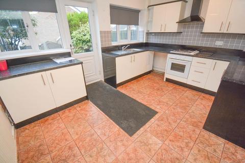 3 bedroom terraced house to rent, Abbots Way, Billinge, Wigan, WN5 7SB