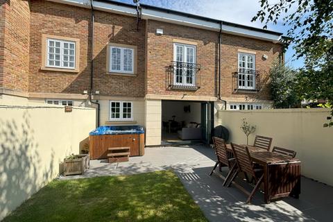 10 Dorset Road, Windsor, SL4 3BA