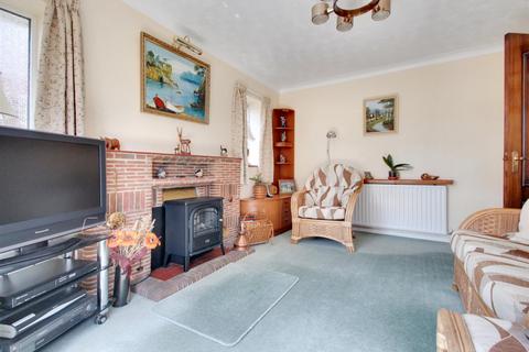 2 bedroom detached bungalow for sale, Sea Lane Gardens, Worthing BN12