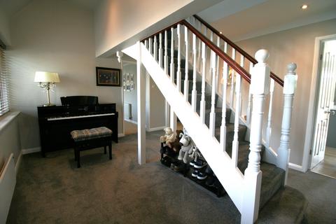 7 Birkdale, Norwich, NR4 6AF