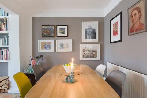 1 Ferry Road, Twickenham, TW1 3DW
