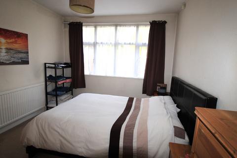 2 bedroom maisonette for sale, Granton Avenue, Upminster RM14