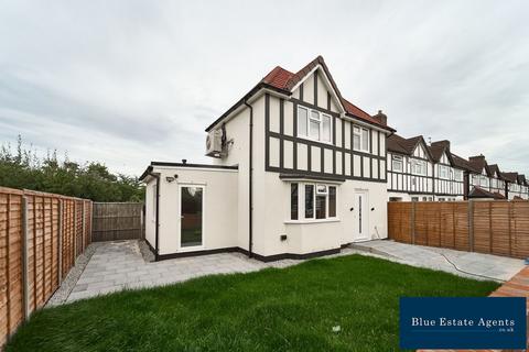 2 bedroom detached house for sale, West Way, Hounslow, TW5