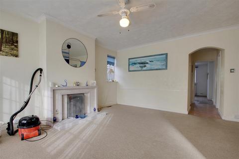 1 bedroom semi-detached bungalow for sale, Glenbarrie Way, Worthing BN12