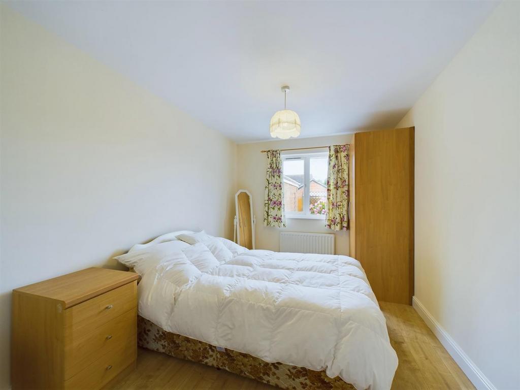 Bedroom: