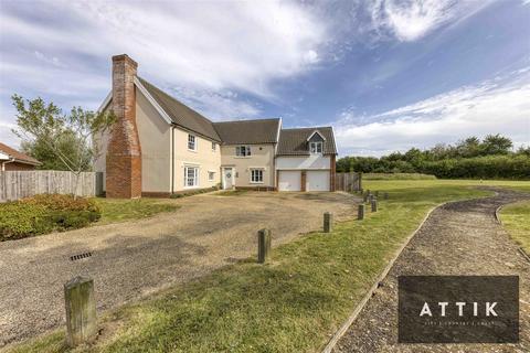 5 bedroom detached house for sale, Tench Close, Mulbarton, Norwich