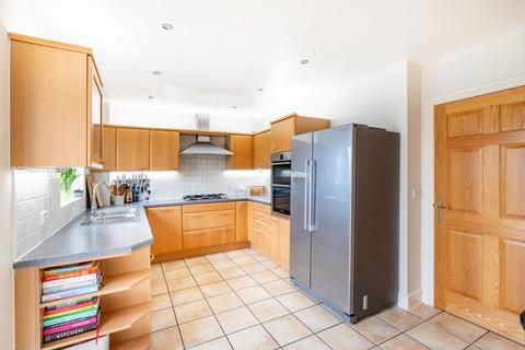10 Walhatch Close, Forest Row, RH18 5GT