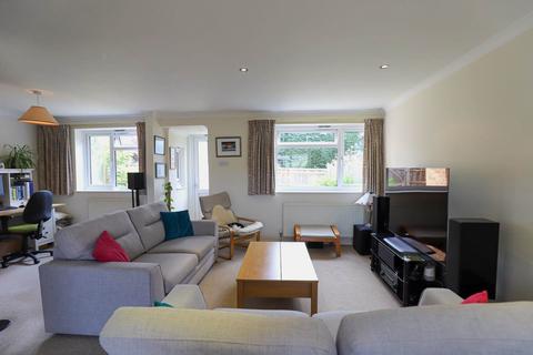 3 bedroom detached house for sale, Fraser Avenue, Caversham Park Village, Reading