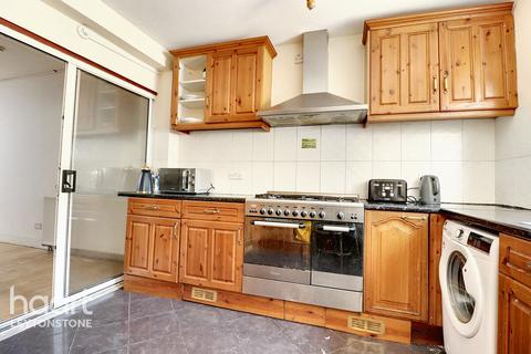 4 bedroom terraced house for sale, Colworth Road, London