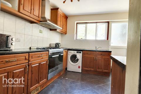 4 bedroom terraced house for sale, Colworth Road, London