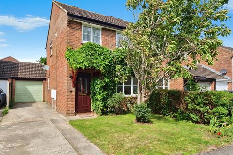 4 The Quantocks, Thatcham, RG19 3SF