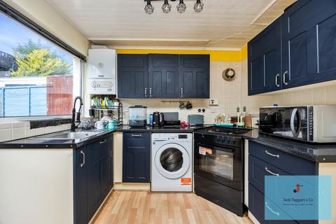 28 Dean Close, Portslade, Brighton, BN41 2FS