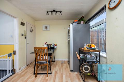 28 Dean Close, Portslade, Brighton, BN41 2FS