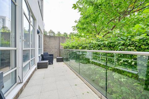 2 bedroom flat for sale, Great West Road, Brentford, TW8