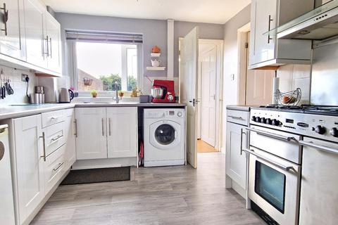 3 bedroom end of terrace house for sale, Churchill Road, Bicester