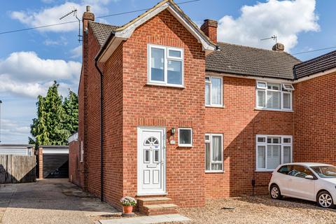 4 bedroom house for sale, Fullerton Close, West Byfleet KT14